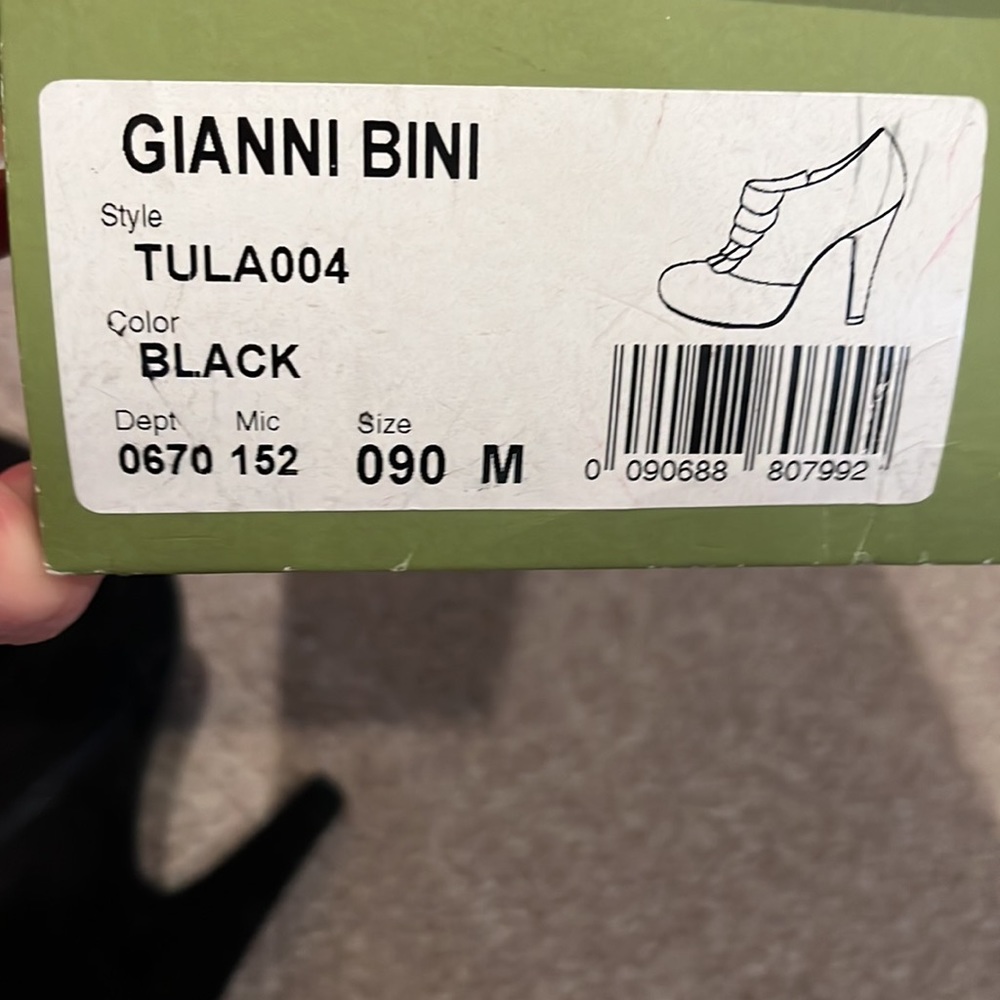 Gianni Bini Tula004 Booties - Picture 8 of 8